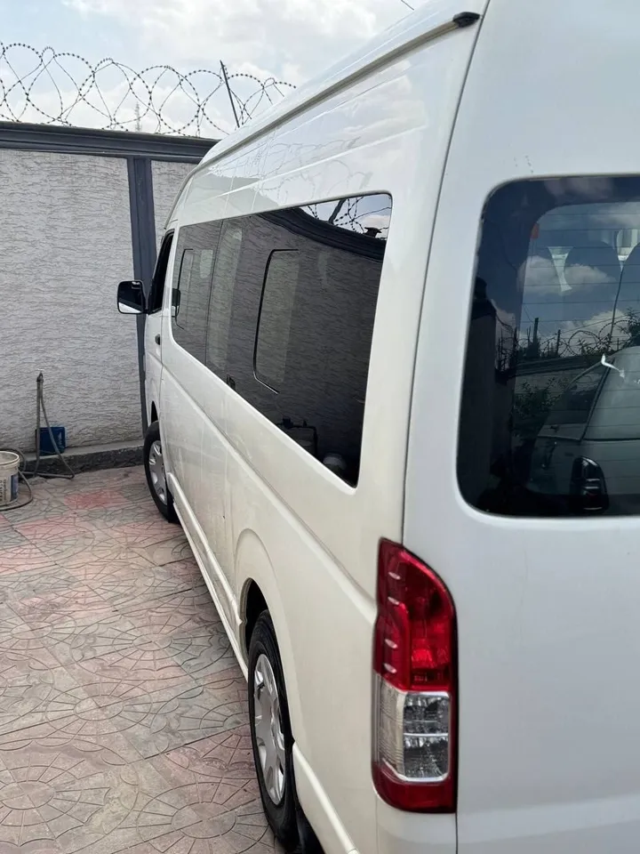 Toyota Hiace High Roof Van – photo 4