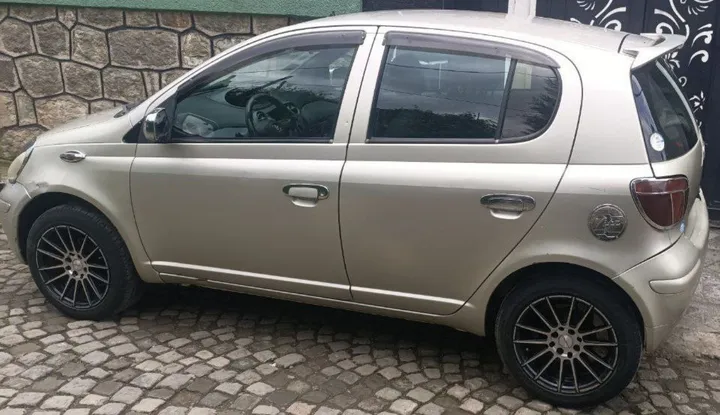 Toyota Vitz 2002 Automatic – photo 3