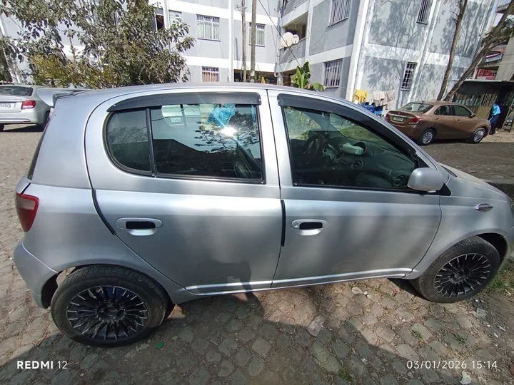 Toyota Vitz 2001 Automatic – photo 3