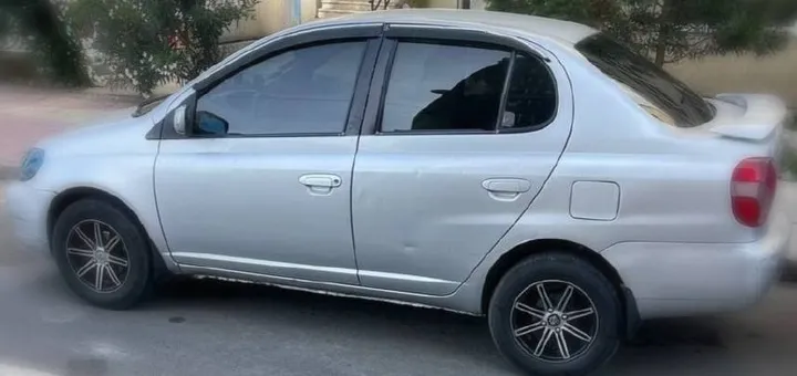 Toyota Platz 2001 Automatic Sedan – photo 5