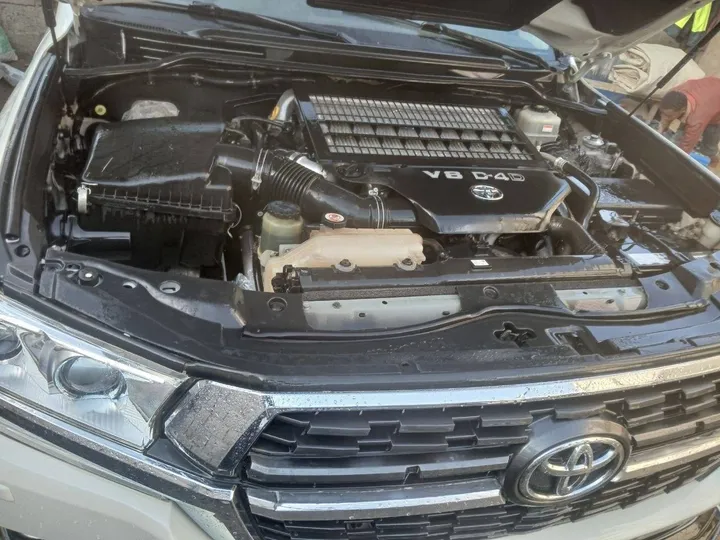 Toyota Land Cruiser GXR 2019 – photo 3