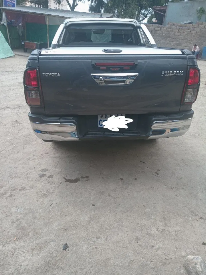 Toyota Hilux 2022 Automatic Pickup – photo 6
