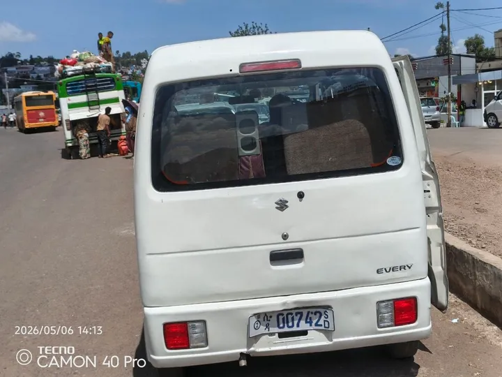Suzuki Every 2010 Automatic Van – photo 3
