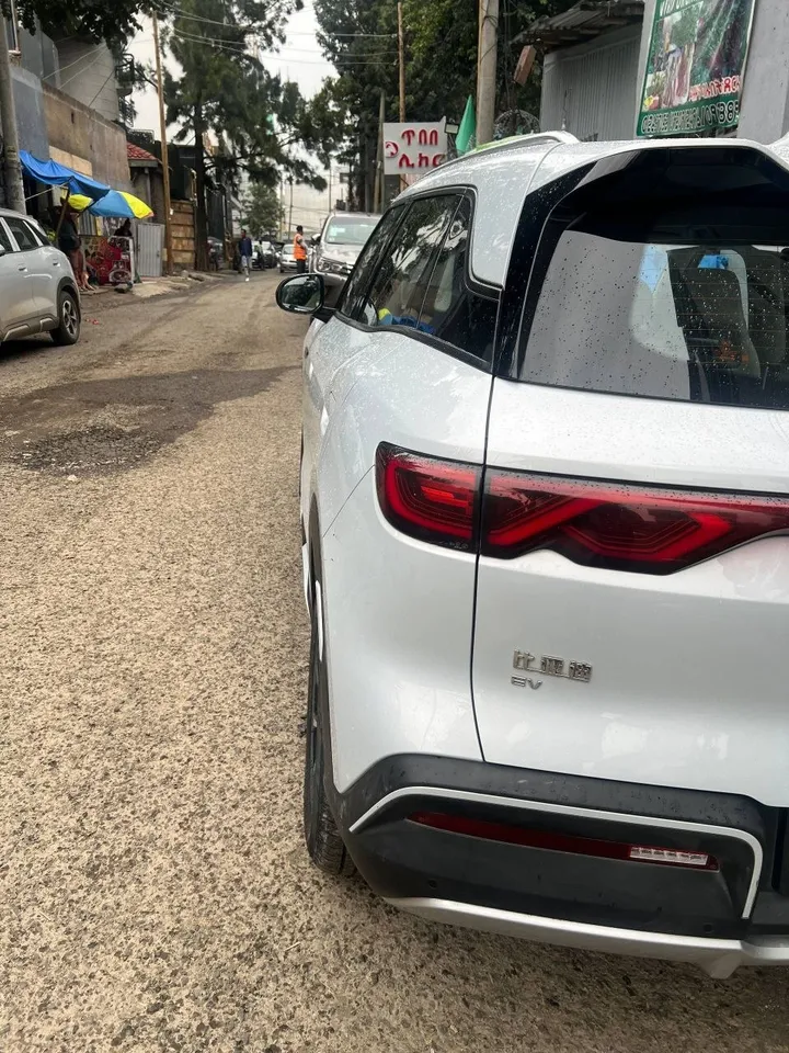 BYD Yuan Up 2024 Electric SUV – photo 8