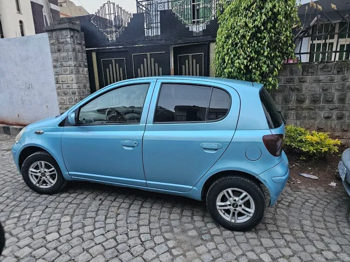 Toyota Vitz 2002 – photo 3