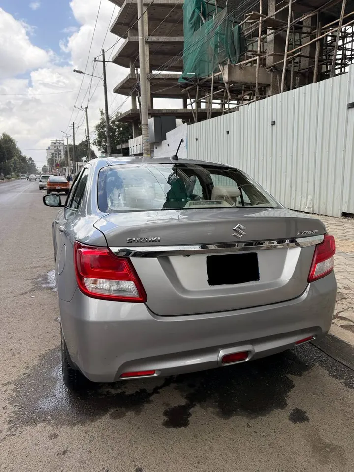 Suzuki Dzire 2022 Automatic Sedan – photo 5
