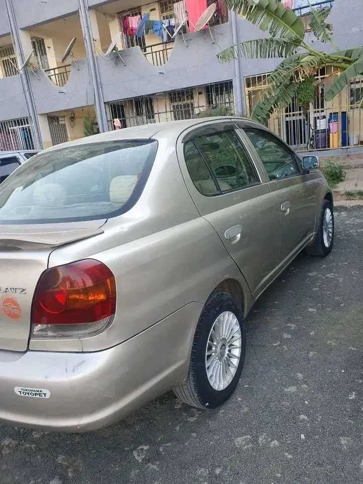 Toyota Platz 2005 Sedan – photo 5