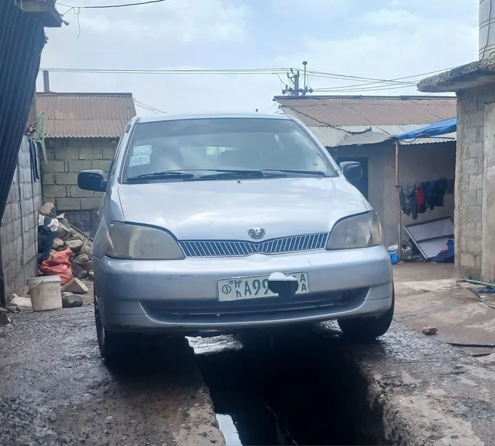Toyota Platz 2001 Automatic – photo 3
