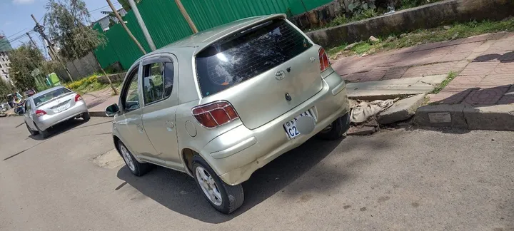 Toyota Vitz 2002 Automatic – photo 3