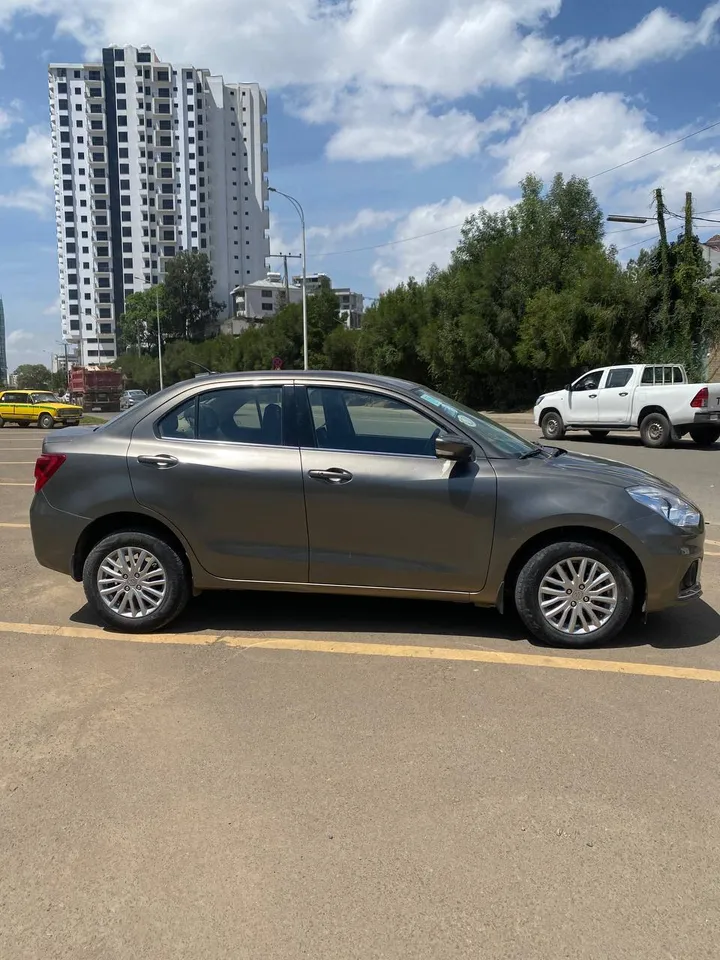 Suzuki Dzire 2021 Automatic – photo 3