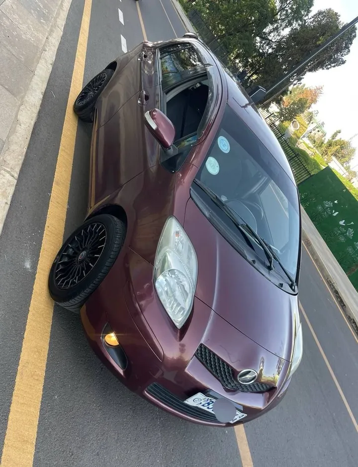 Toyota Compact Yaris 2010 – photo 9