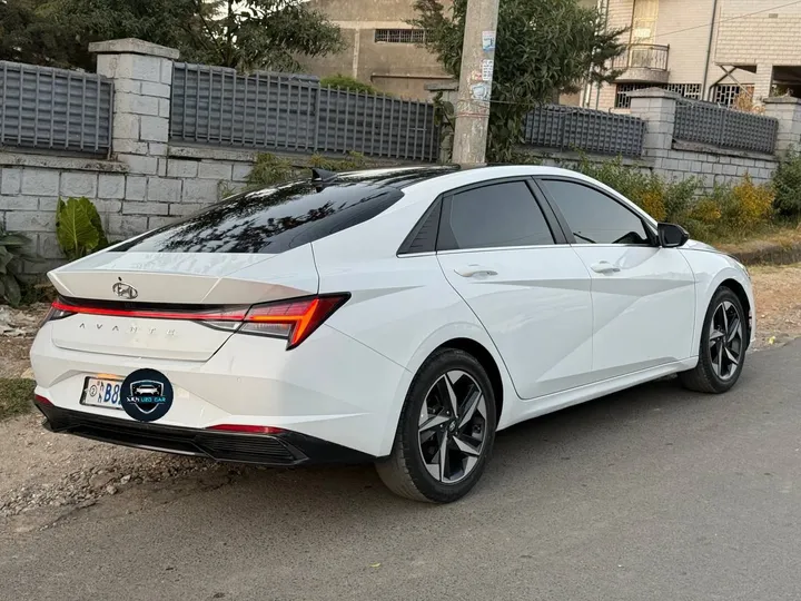 Hyundai Avante Hybrid 2021 – photo 4
