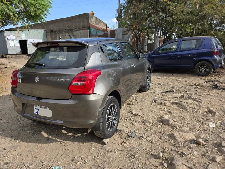 Suzuki Swift 2022 Automatic – photo 3