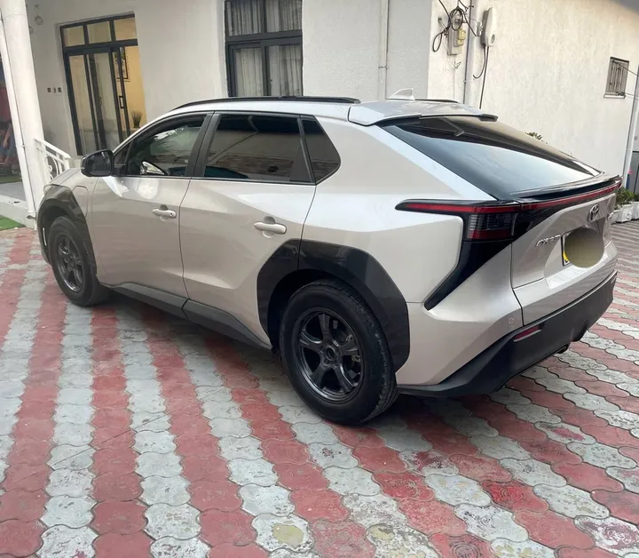 Toyota BZ4X EV 2023 – photo 3