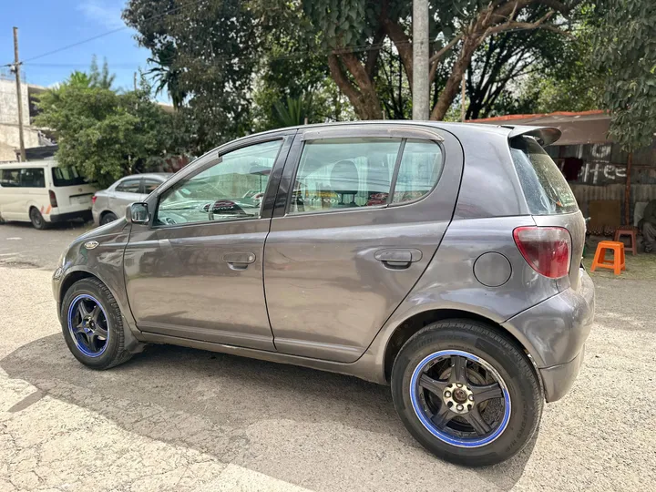 Toyota Vitz 2000 Automatic – photo 5