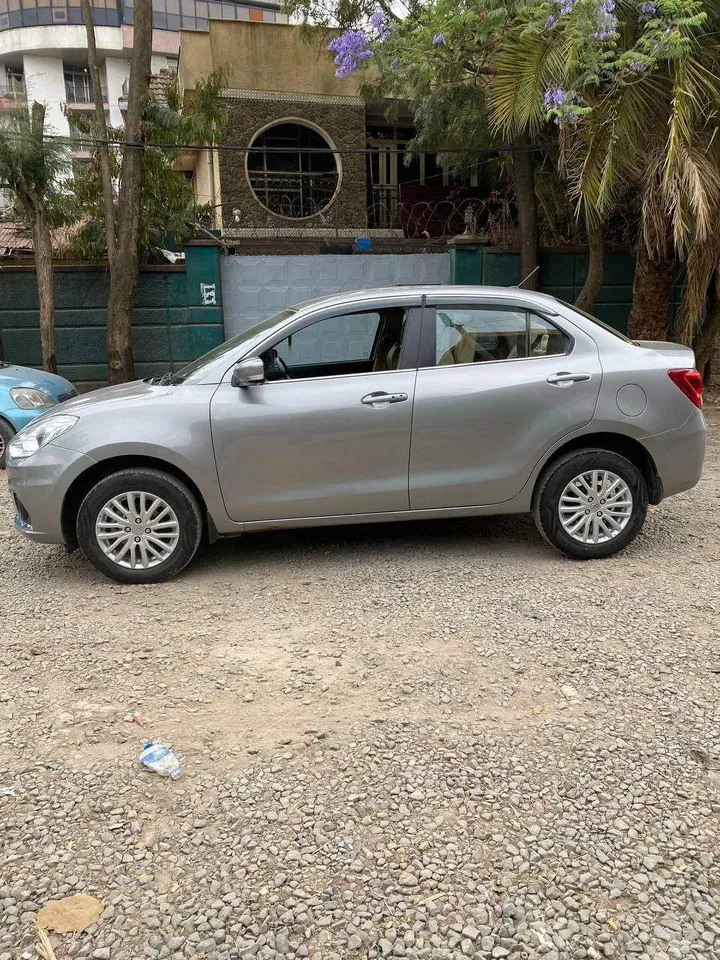 Suzuki Dzire 2022 Automatic – photo 5