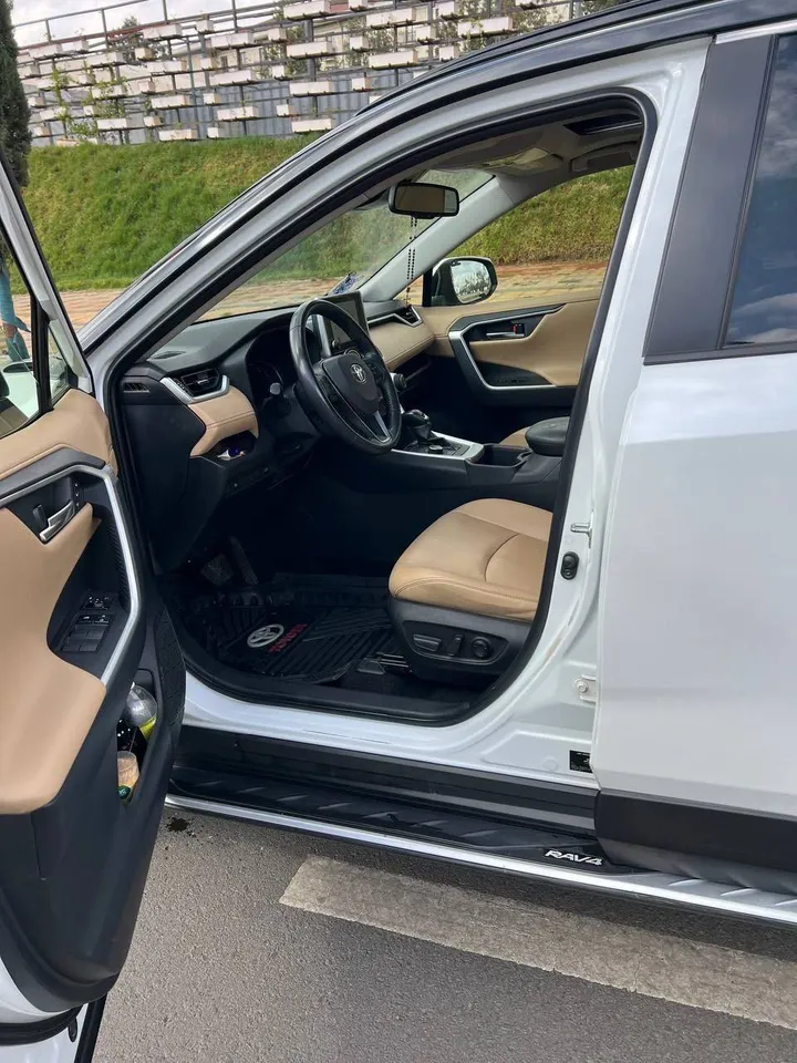 Toyota RAV4 Hybrid 2024 – photo 3