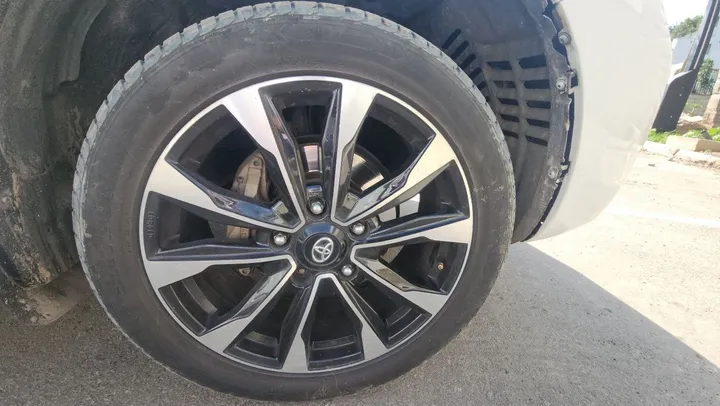 Toyota Land Cruiser V8 GX – photo 6