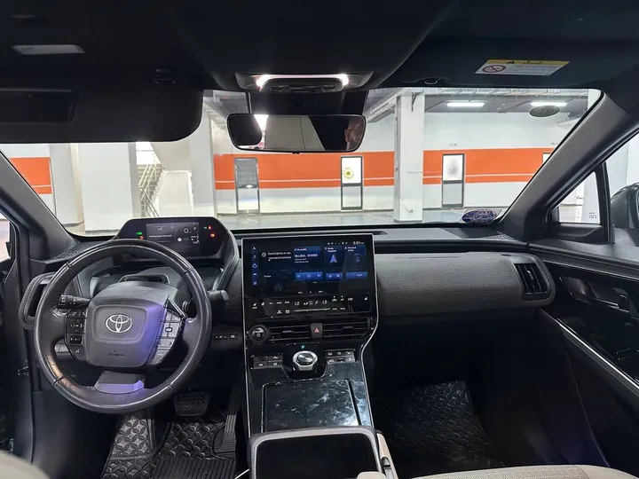 Toyota BZ4X AWD 2023 – photo 8