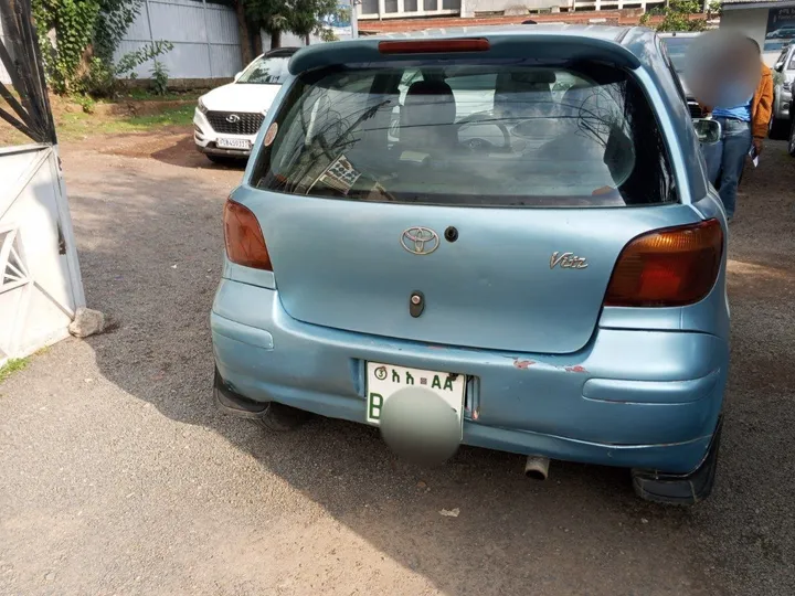 Toyota Vitz 2002 – photo 3