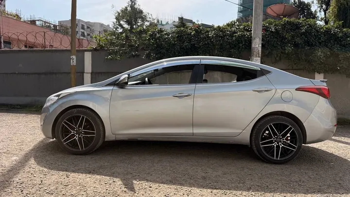 Hyundai Avante 2015 Automatic – photo 3
