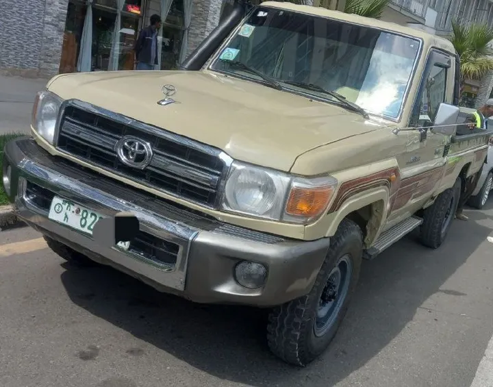 Toyota Land Cruiser Long Base 2009 – photo 4
