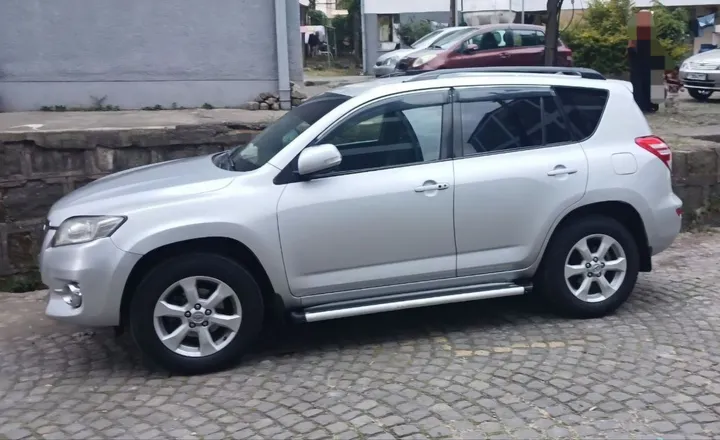Toyota RAV4 2010 2.0L Automatic – photo 7