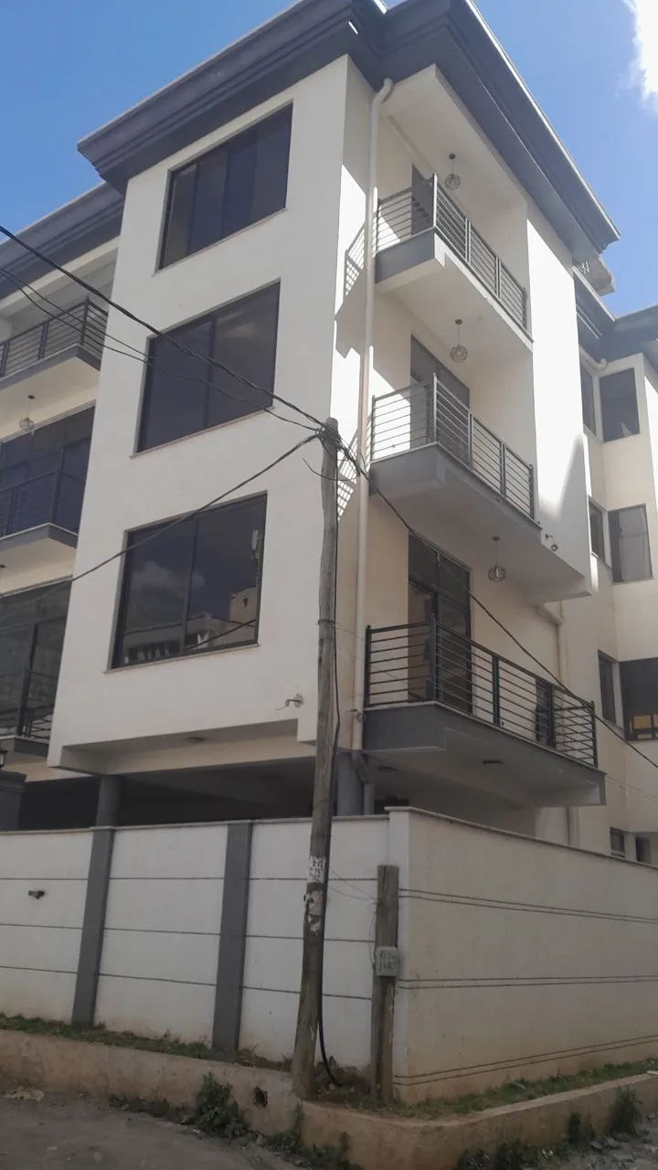 G+3 House 210 Sqm Ayat Compound – photo 8