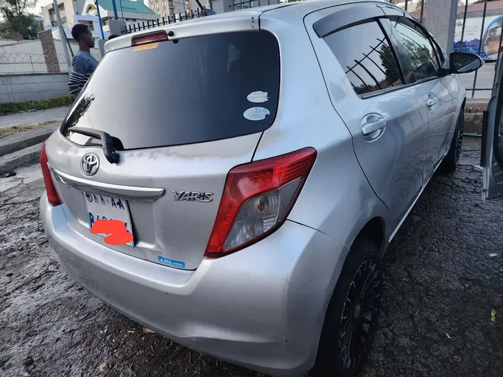 Toyota Yaris Jewla 2012 Automatic – photo 6