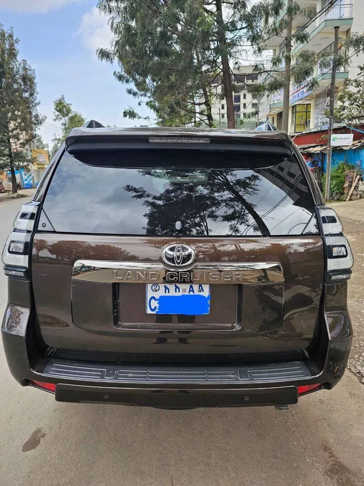 2023 Toyota Land Cruiser Prado Black Edition – photo 5