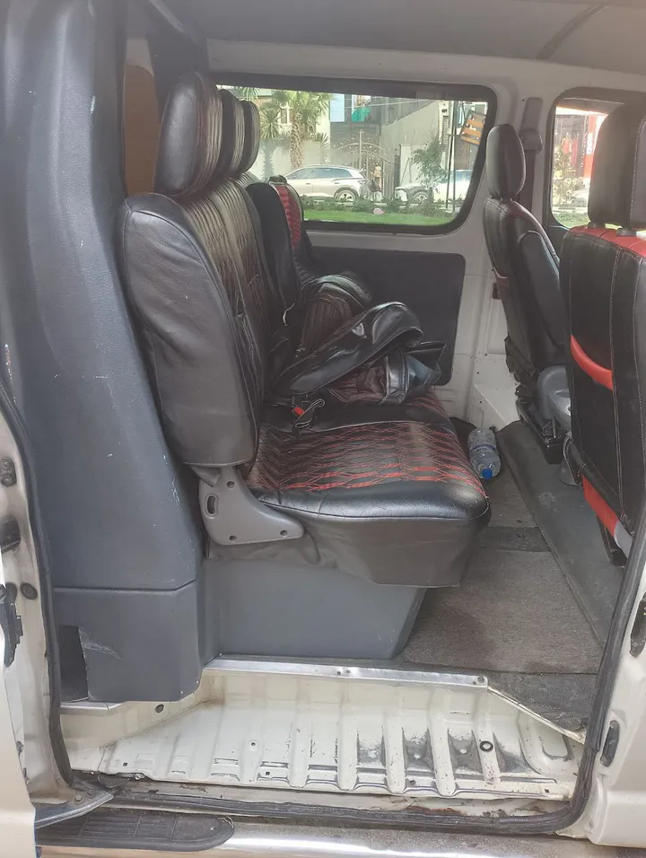 Toyota Hiace D4D Dolphin Van – photo 8