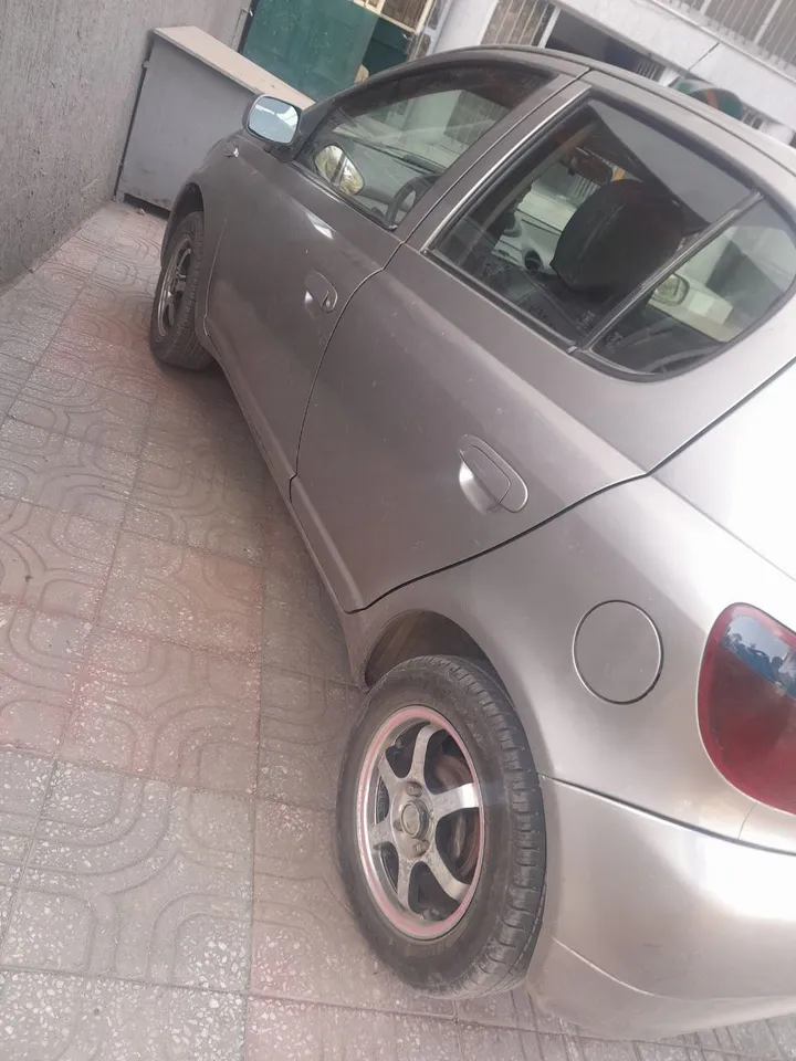 Toyota Vitz 2001 Automatic – photo 4
