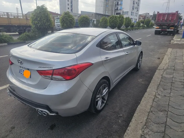 Hyundai Elantra 2012 Automatic – photo 3