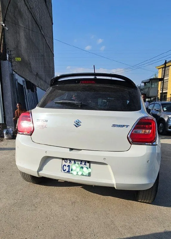 Suzuki Swift 2022 Automatic – photo 8