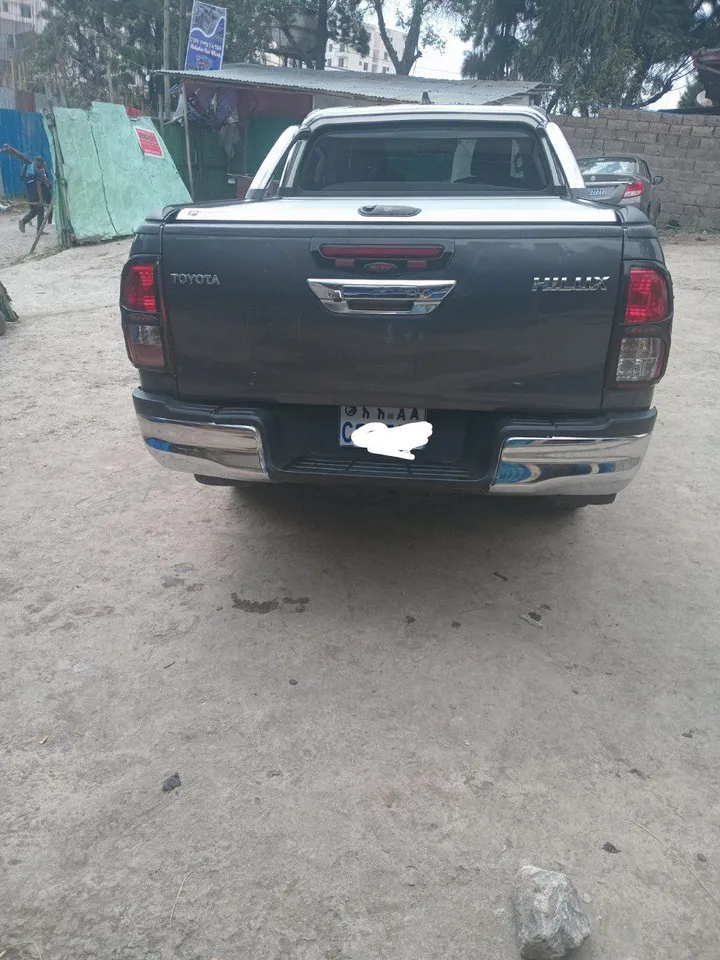 Toyota Hilux 2022 Automatic Pickup – photo 7