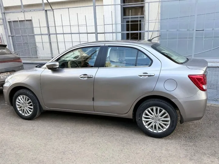 Suzuki Dzire 2022 Automatic – photo 4