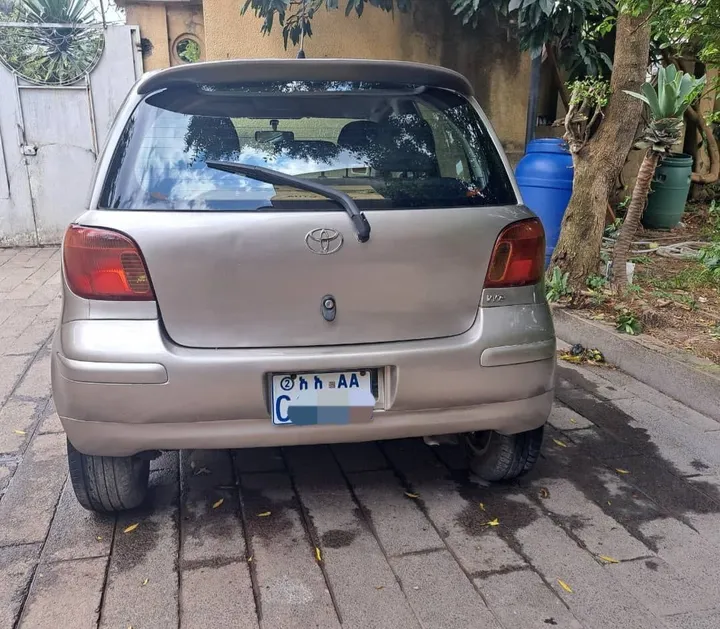Toyota Vitz Yaris 2005 – photo 4