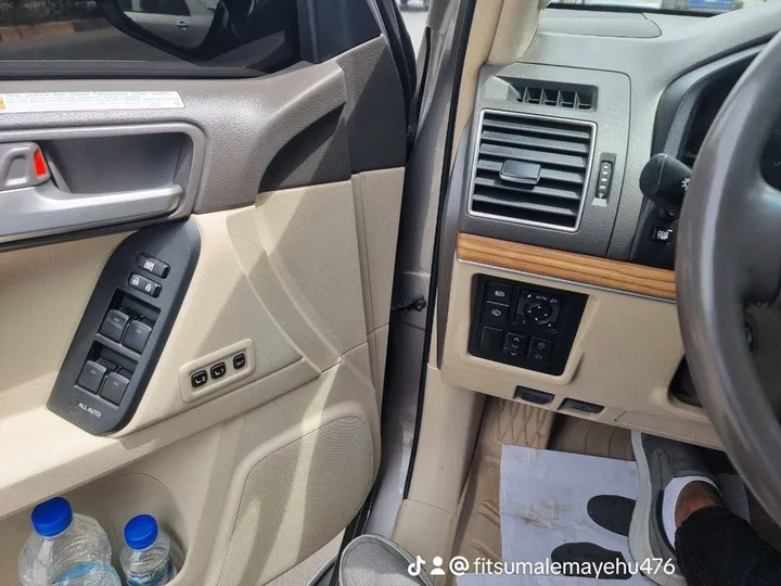 Toyota Land Cruiser Prado 2022 – photo 5