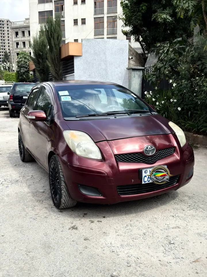 Toyota Yaris Compact 2010 – photo 4