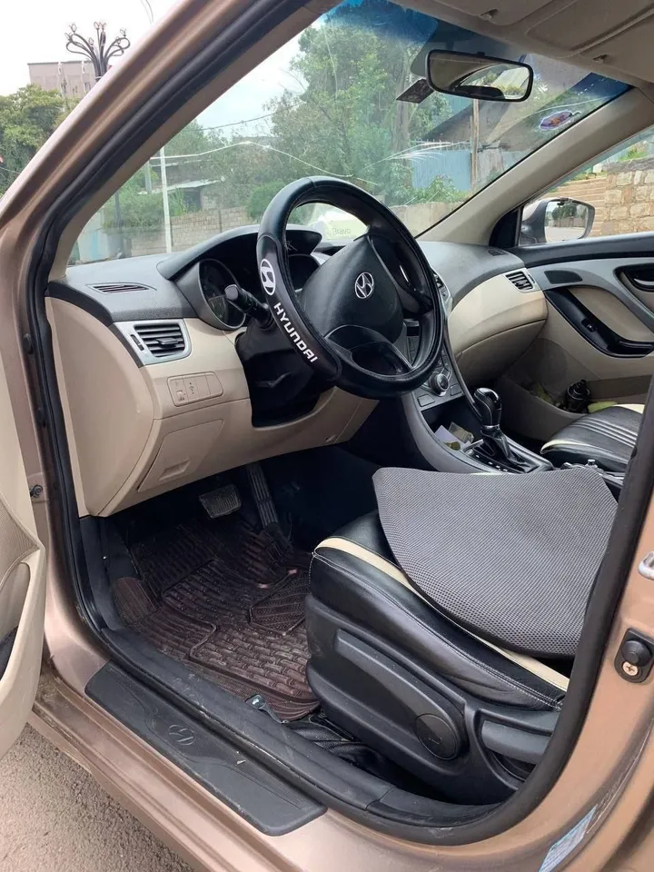 Hyundai Elantra 2015 Automatic – photo 3