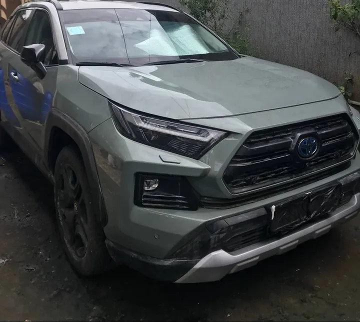 Toyota RAV4 Hybrid 2023 Europe – photo 4