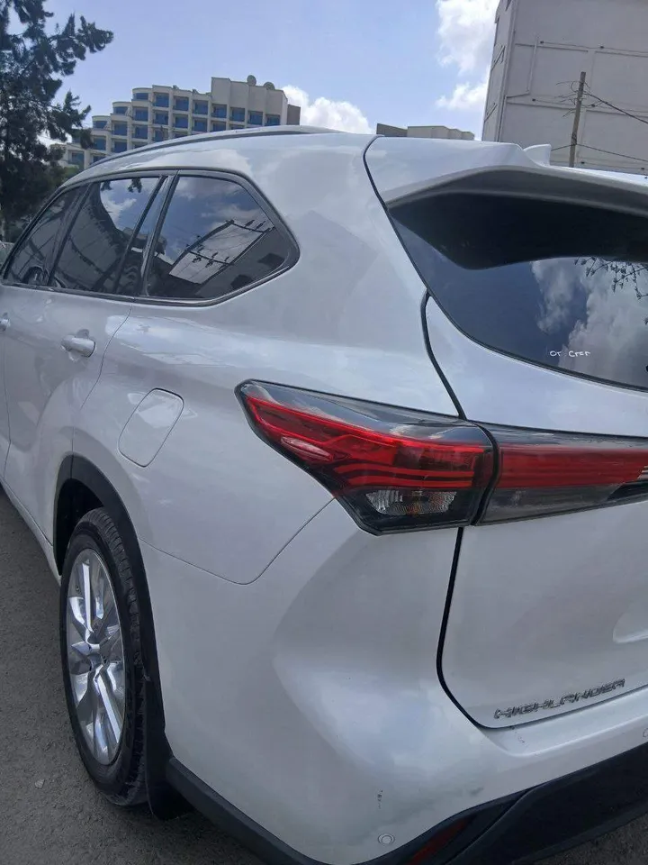 Toyota Highlander 2023 – photo 6