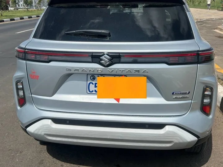 Suzuki Grand Vitara Hybrid 2024 – photo 6