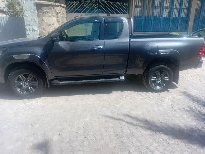 Toyota Hilux Invincible King-Cab 2021 – photo 4