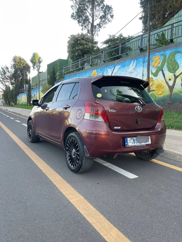 Toyota Compact Yaris 2010 – photo 7