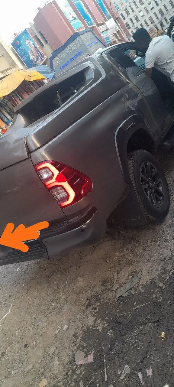 Toyota Hilux Invincible 2021 – photo 4