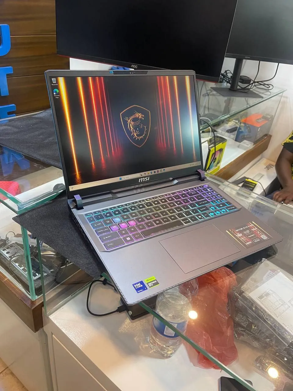 MSI Vector 16HX RTX 5070Ti Laptop – photo 4