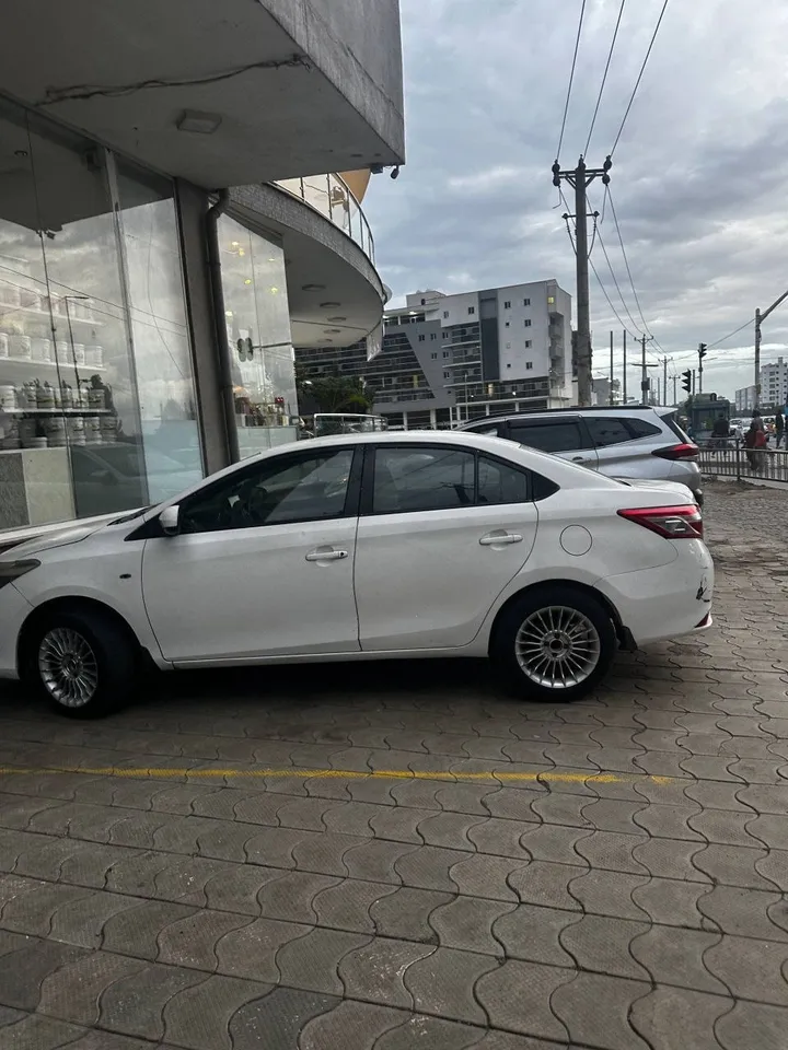 Toyota Yaris Sedan 2015 – photo 5