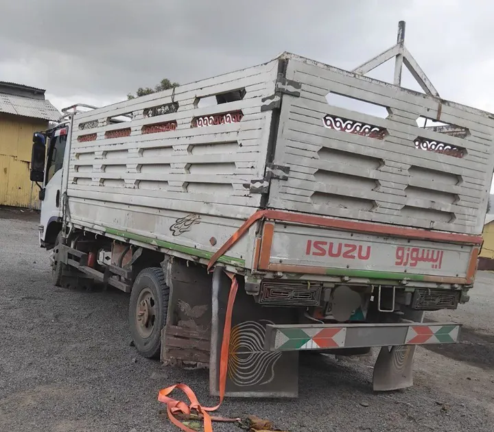 Obama Isuzu Truck 2010 – photo 5