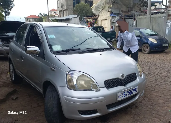 Toyota Vitz 2002 Automatic – photo 3